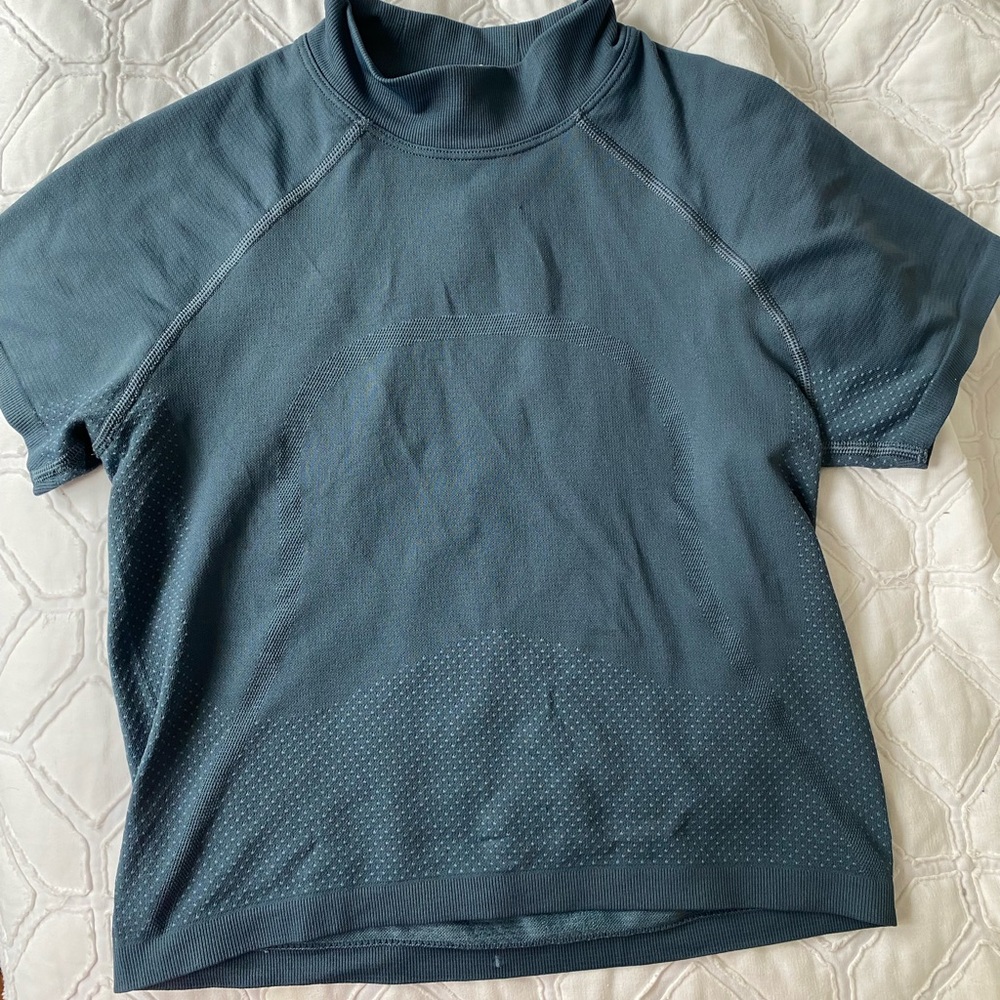 Iron Blue LULULEMON Swiftly Cropped Mock Neck T-Shirt Size 4